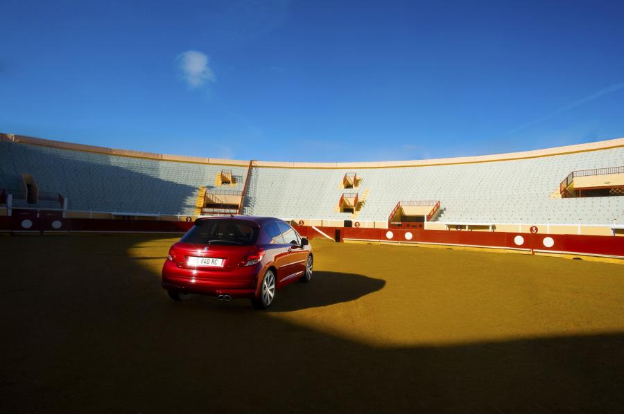  Peugeot 207 RC 2010 года  (фото 16 из 27)
